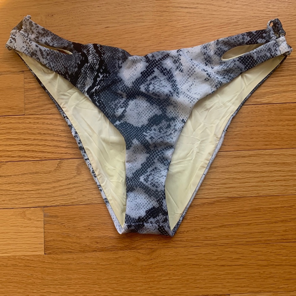 NWOT Dolce Vita Snake Print Swim Bottoms